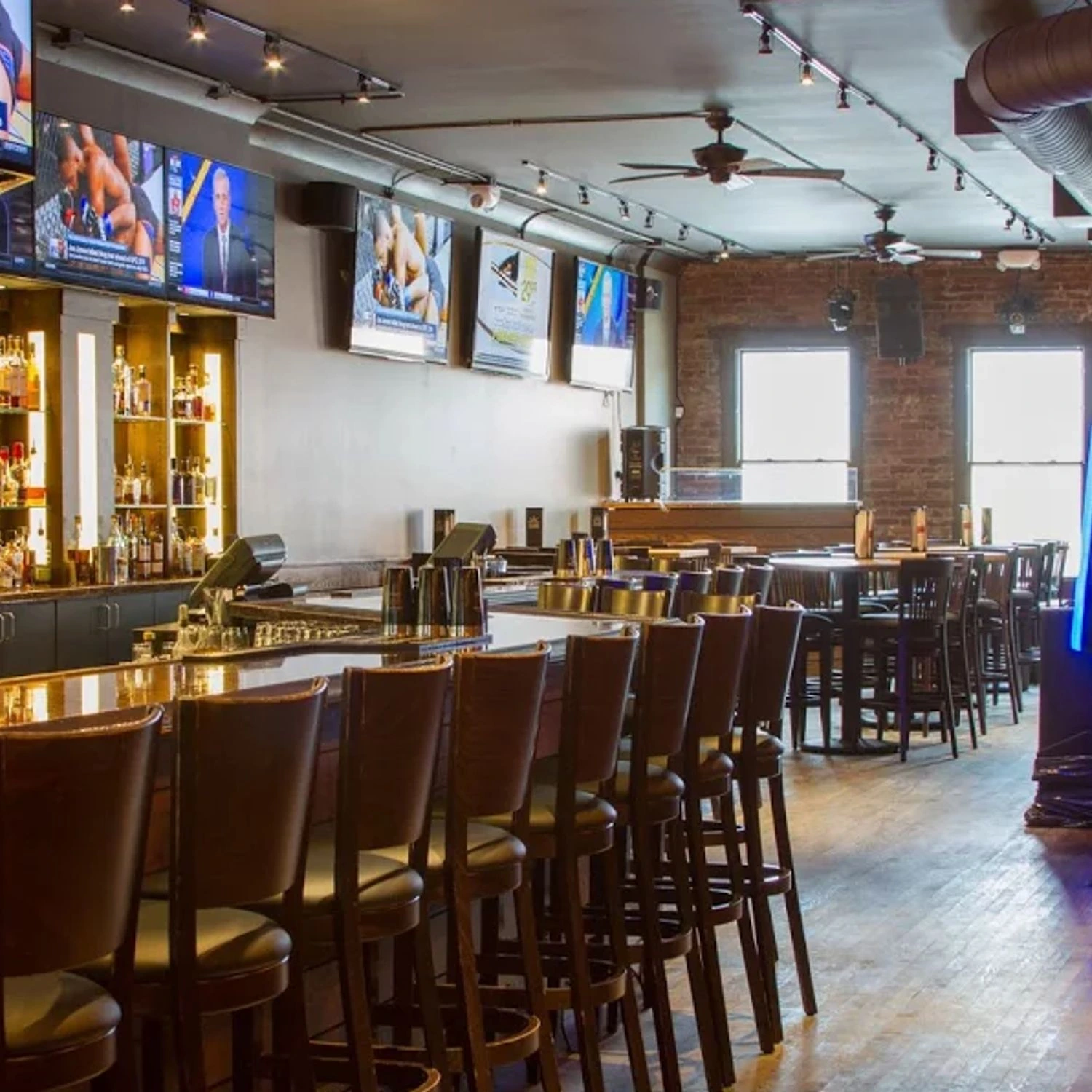Novak’s Tavern & Patio Reviews: Best Patio Tips to Decide