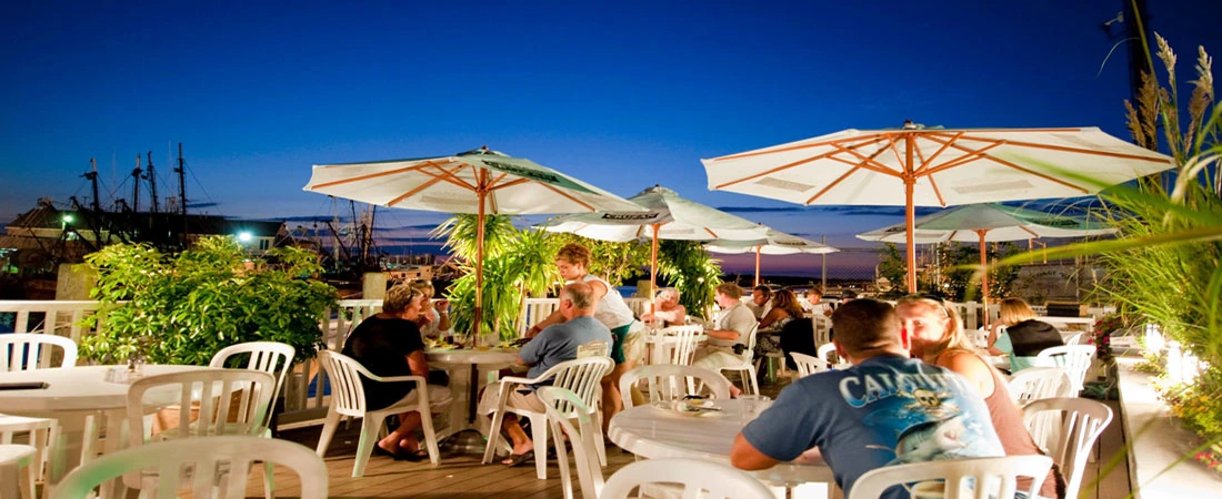 The Shrimp Box and Outside the Box Patio Bar Reviews